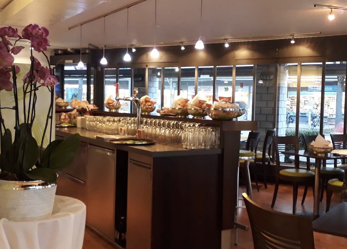 Die gemütliche Bar und der Gastraum von marcello’s bistro